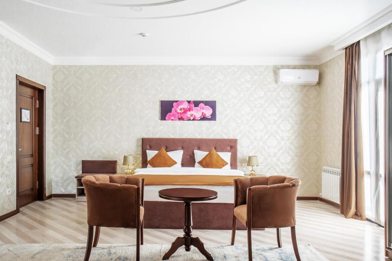 Manifa Hotel Tasjkent Buitenkant foto