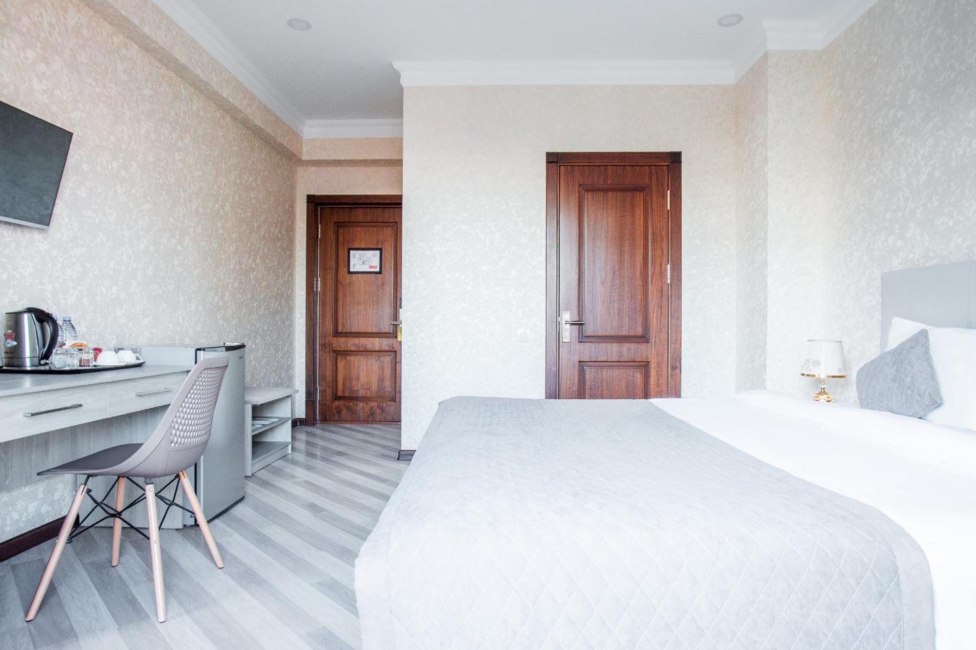 Manifa Hotel Tasjkent Buitenkant foto